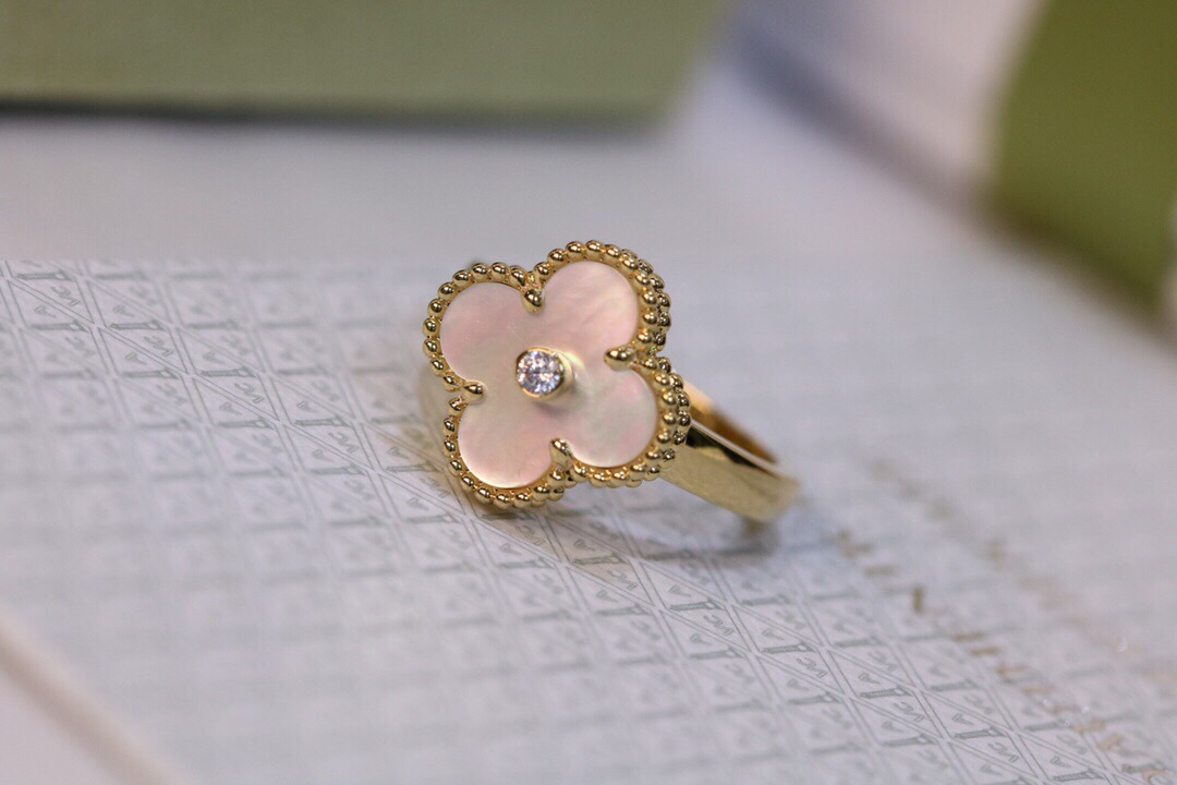 Van Cleef & Arpels ring-46