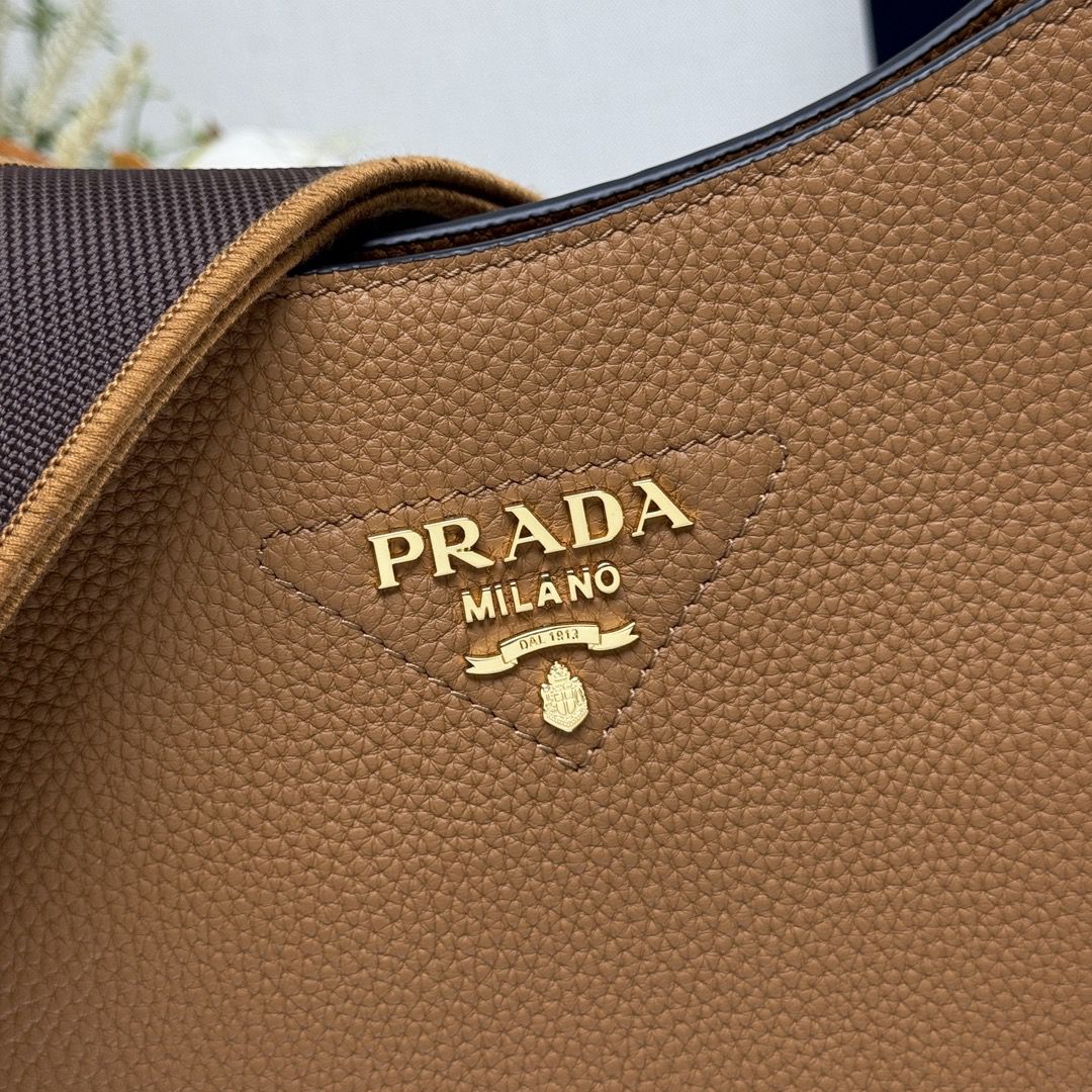 Prada bag-301