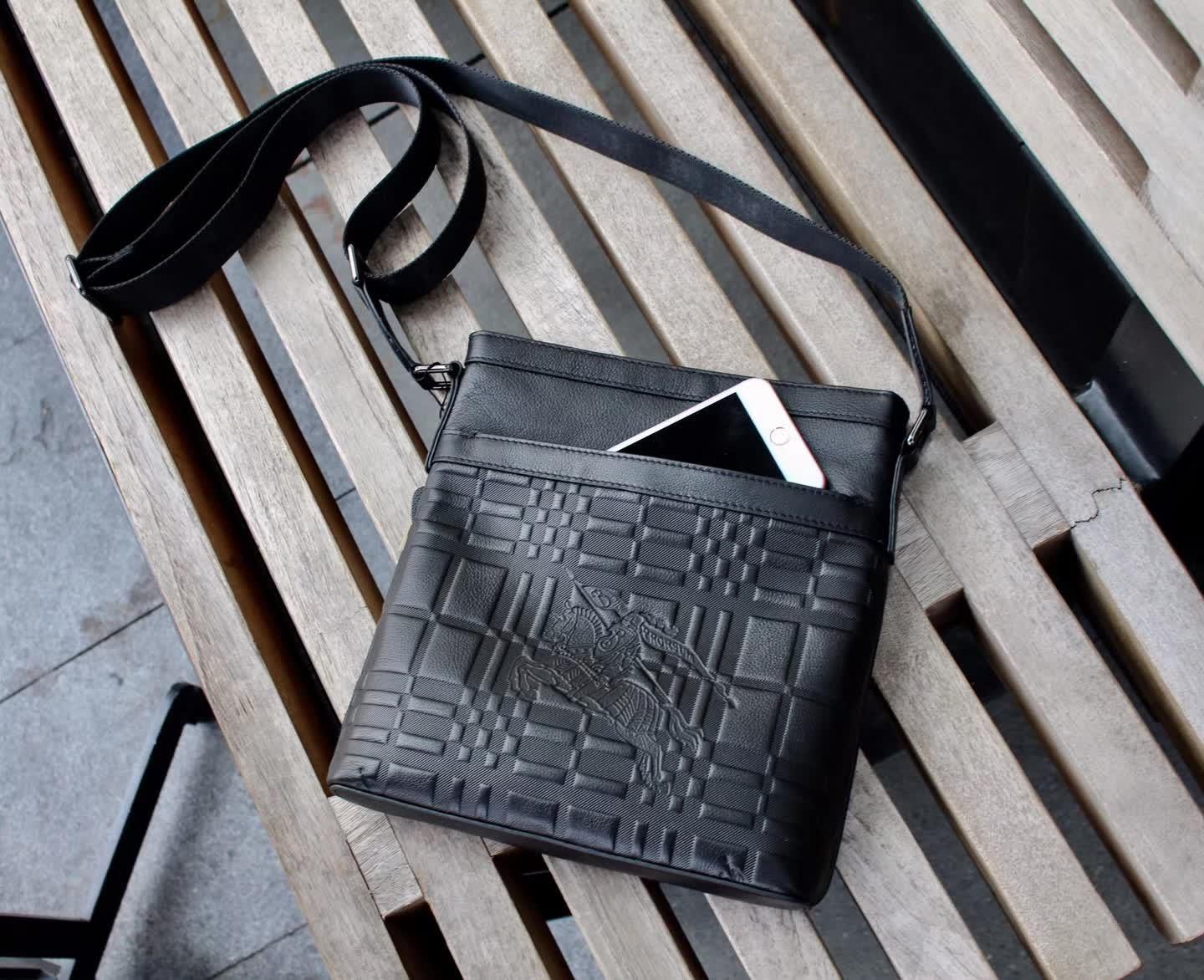 Burberry 0267-3 Men Leather Messenger Bag Black