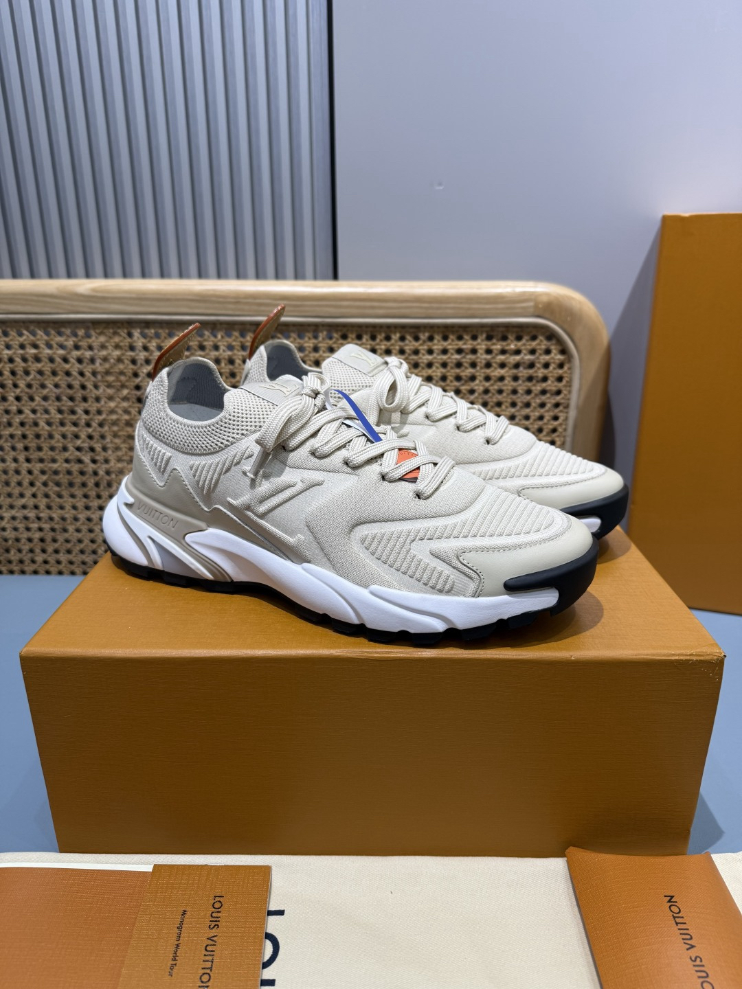Lv Sneakers-188