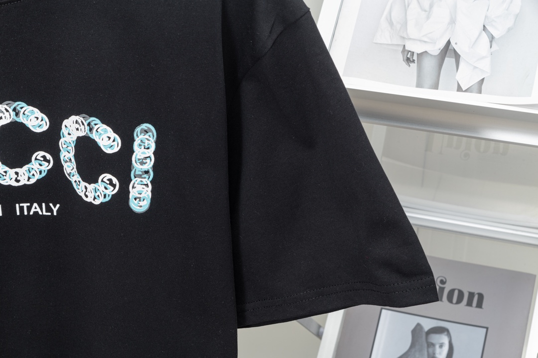 Gucci clothing-77