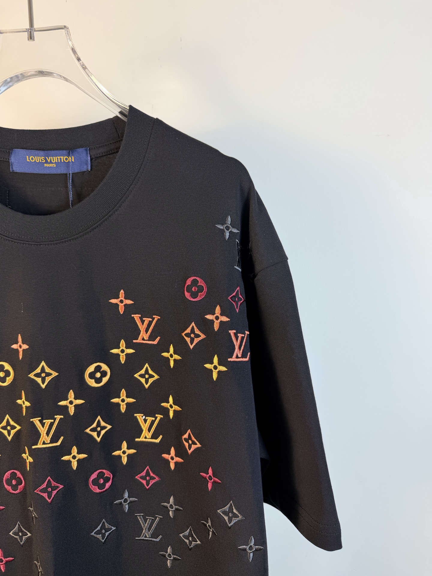 LV clothing-31