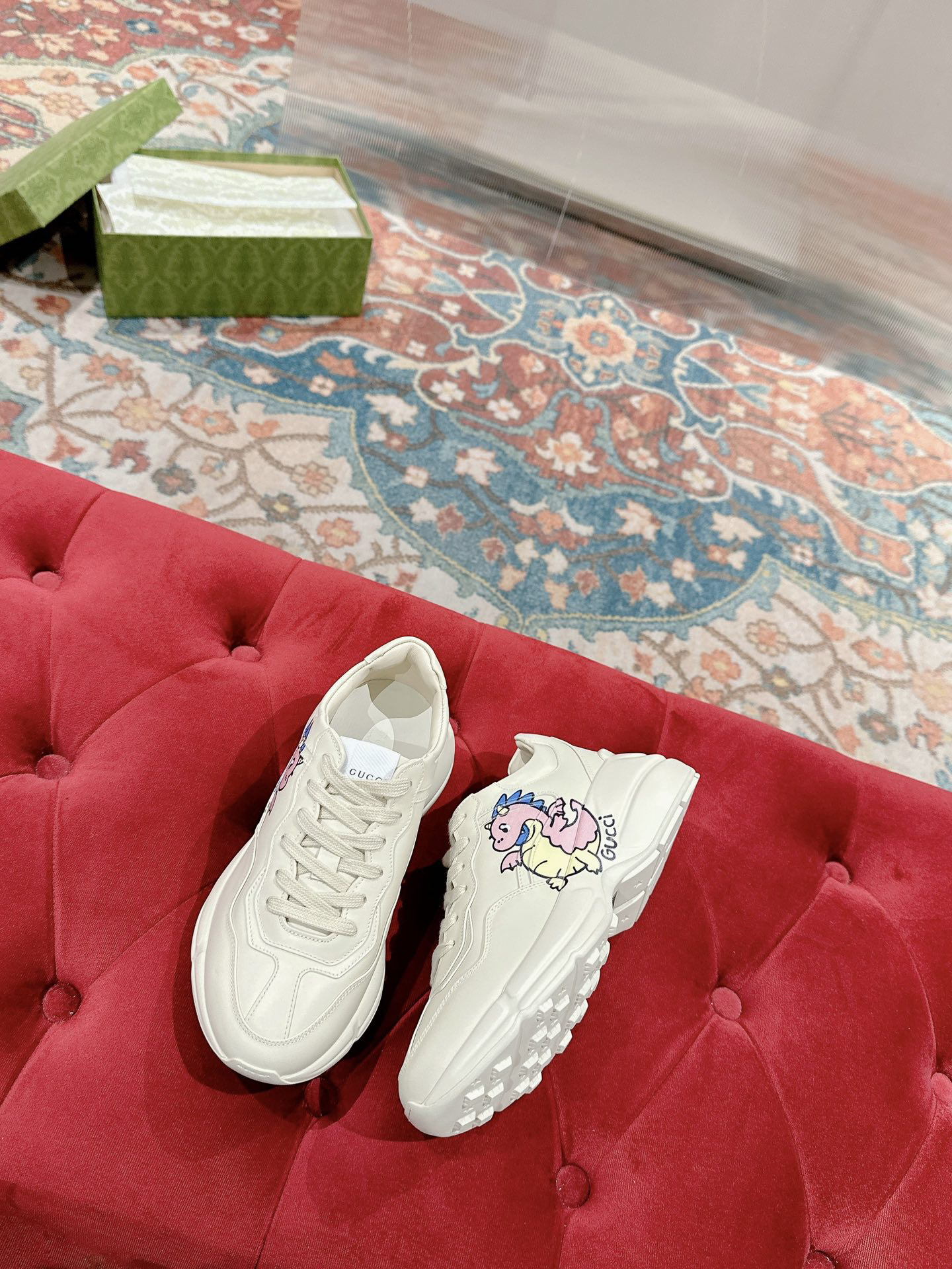 Gucci Sneakers-244