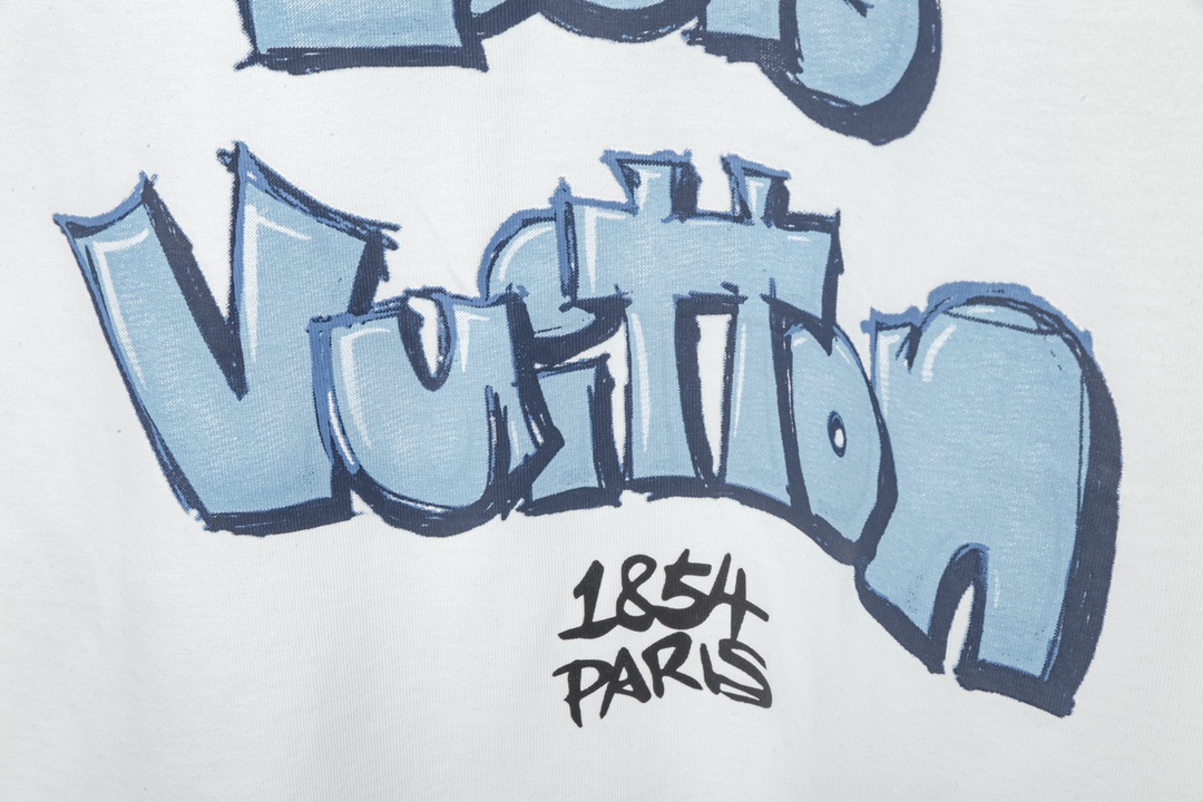 LV clothing-109