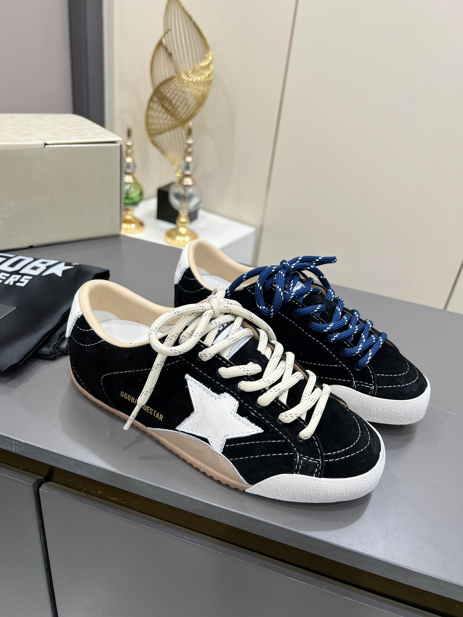 Golden Goose Sneakers-17