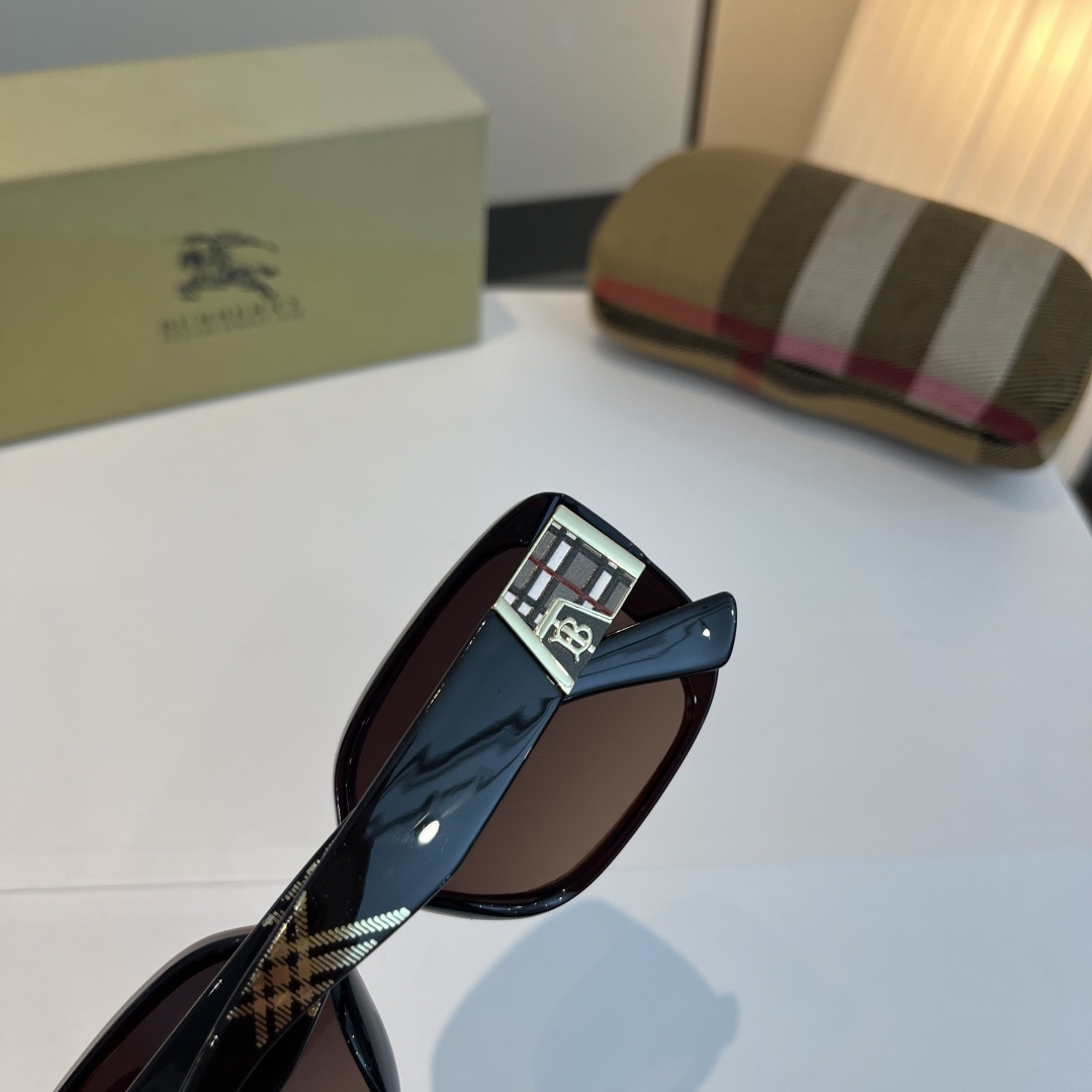 Burberry glasses-12