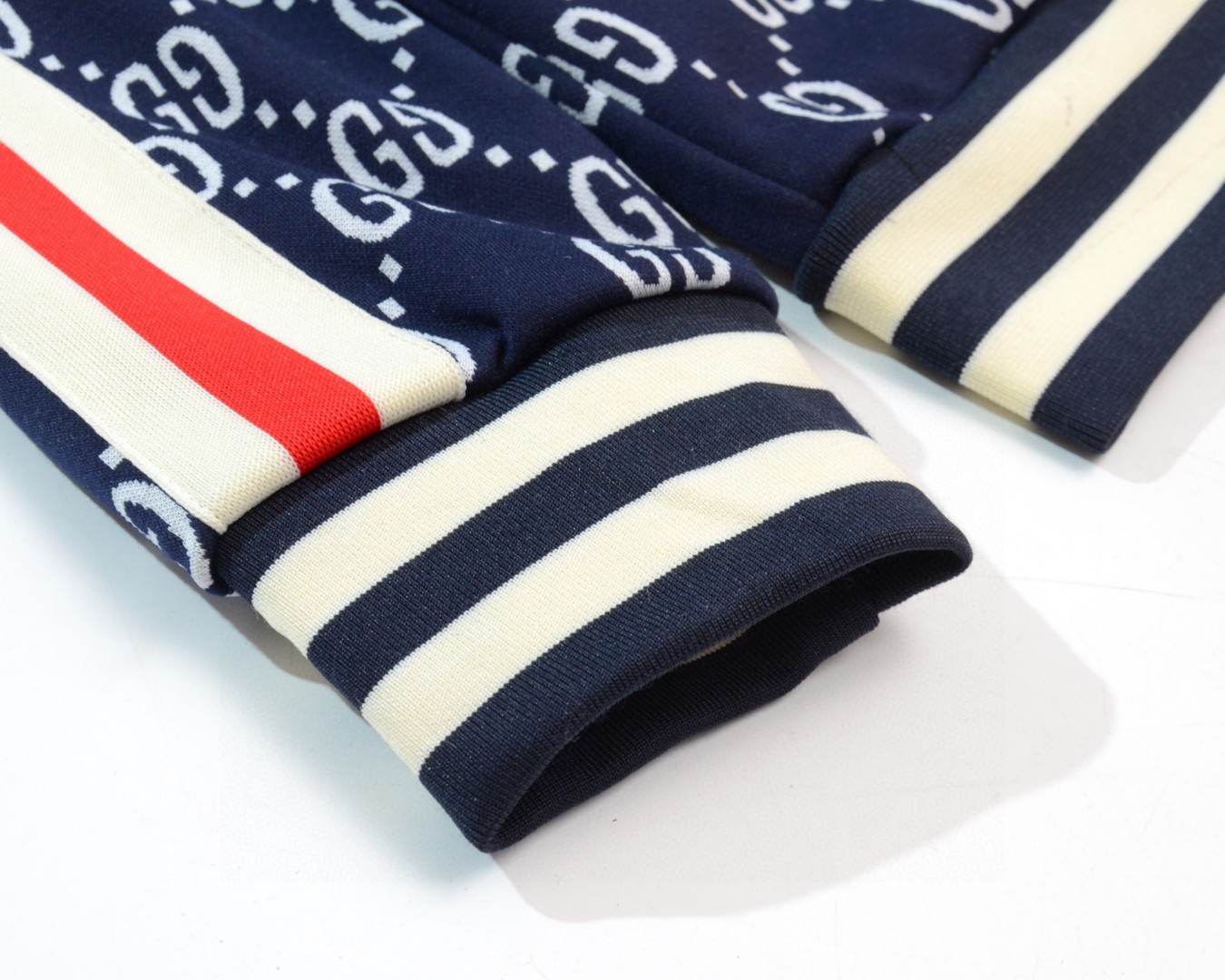 Gucci Clothing-287