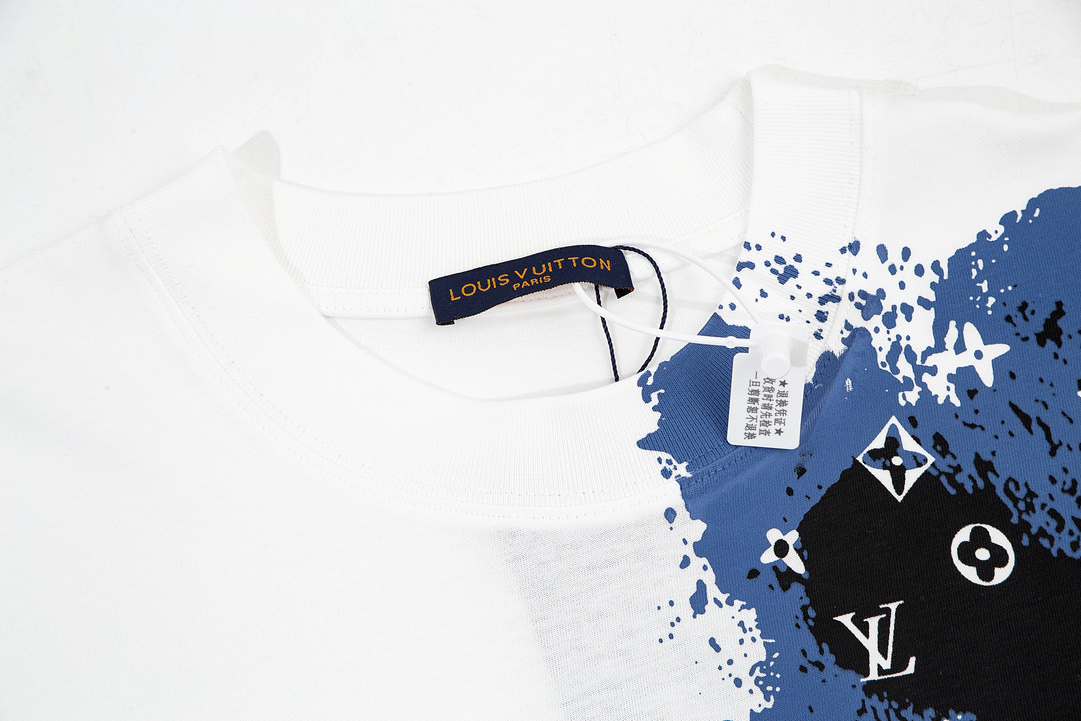 LV clothing-123
