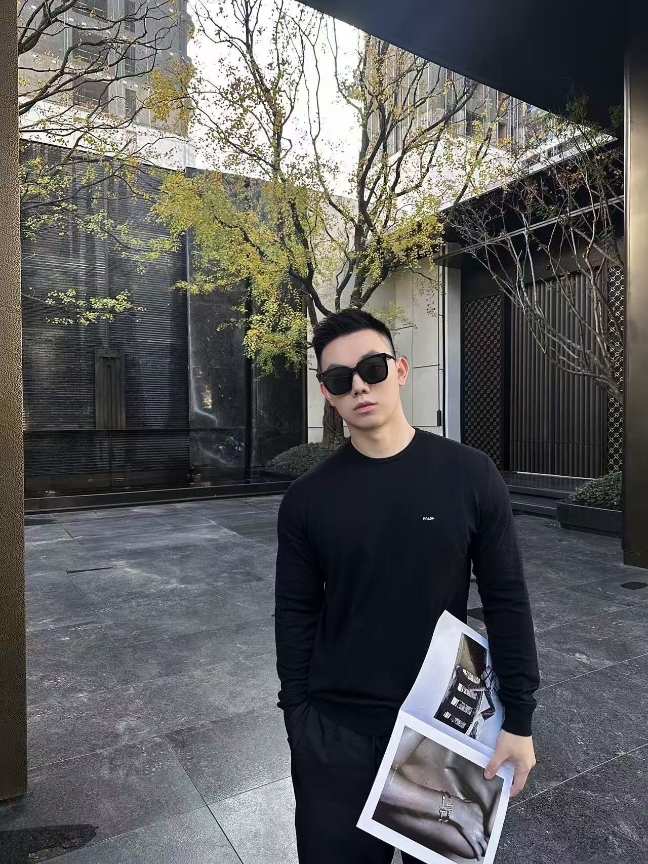 Prada Clothing-10