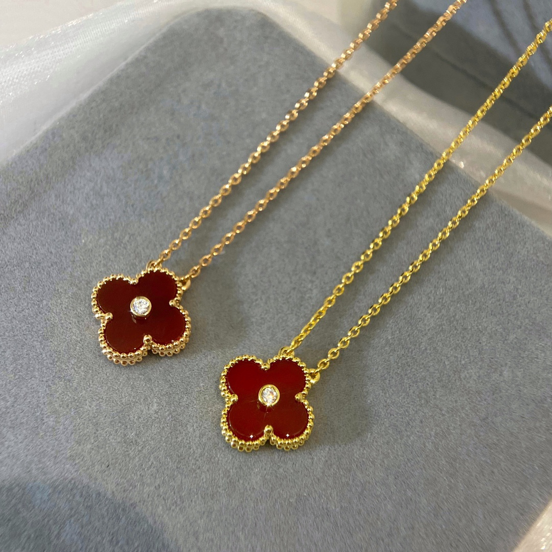 Van Cleef & Arpels necklace-140