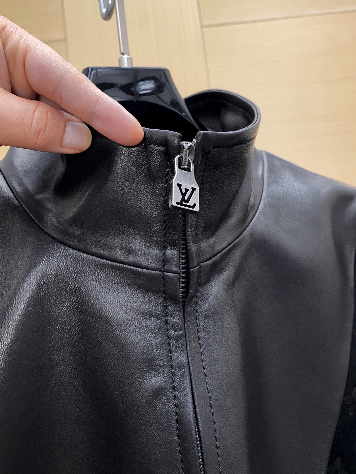 LV Clothing-272