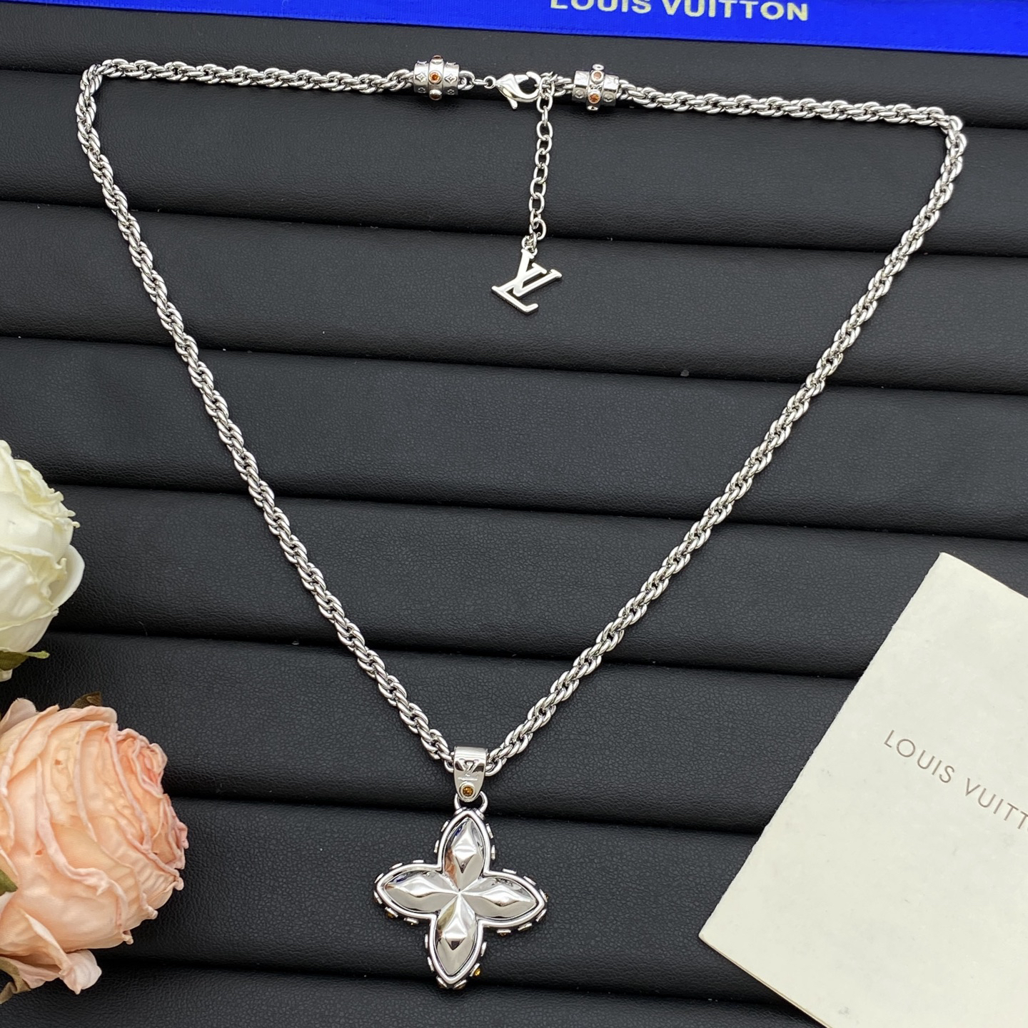 LV necklace-72