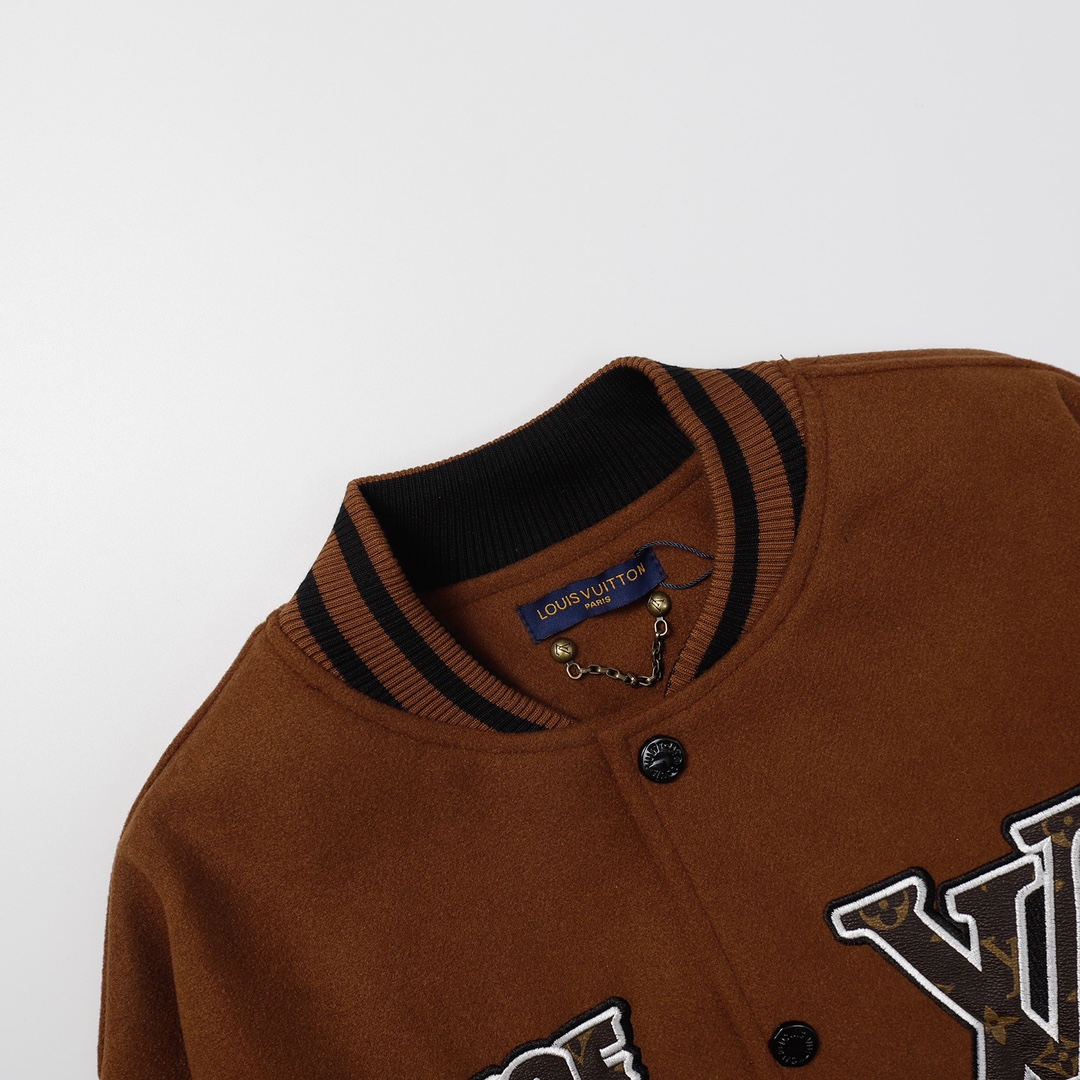 LV Clothing-280