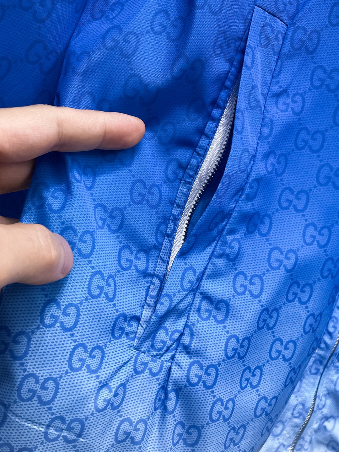Gucci Clothing-331