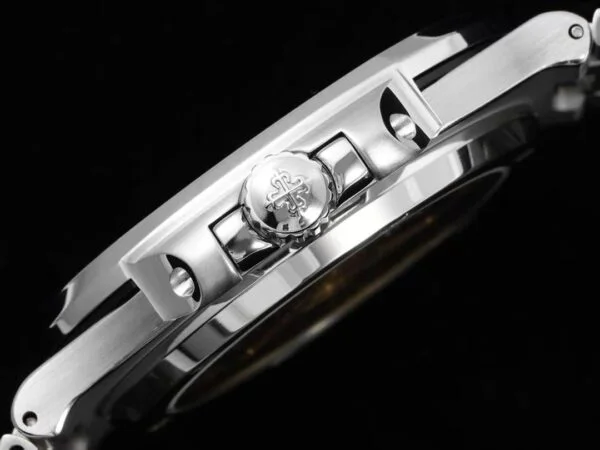 Nautilus 5711/1A-018  40 mm, Stainless Steel Khaki Dial Iced out