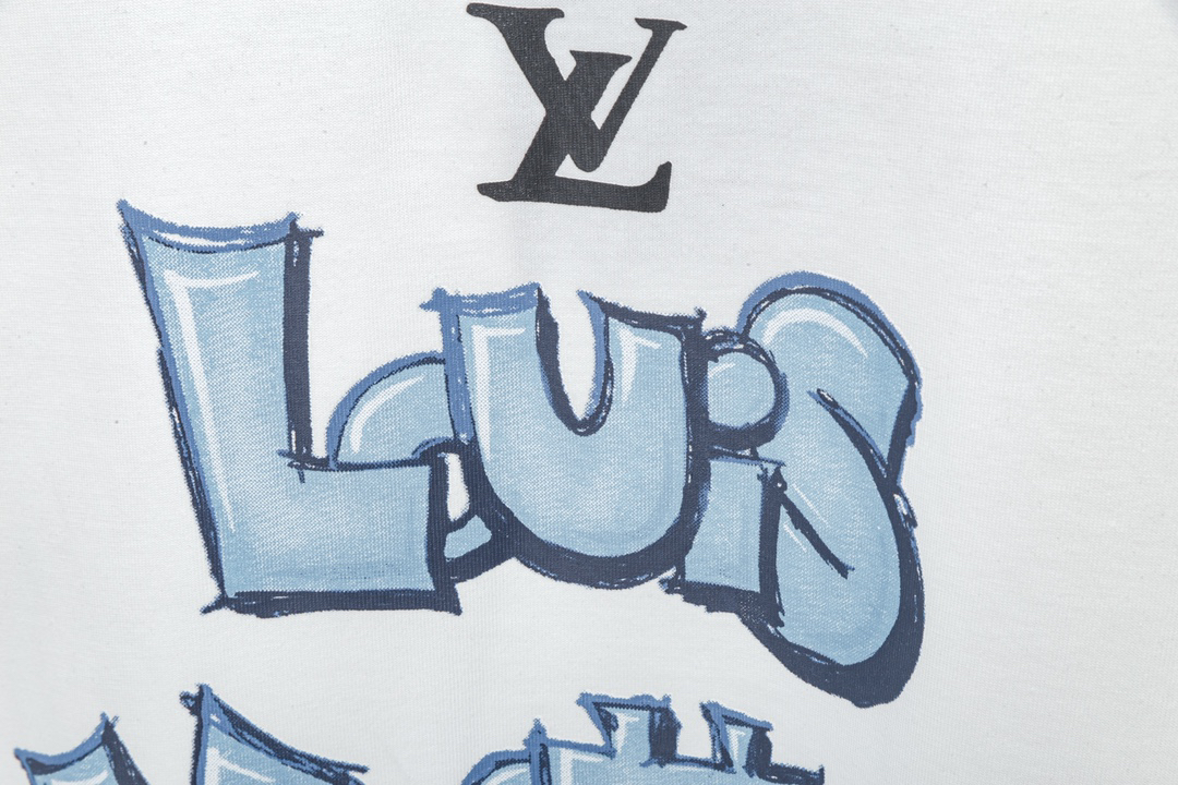 LV clothing-109