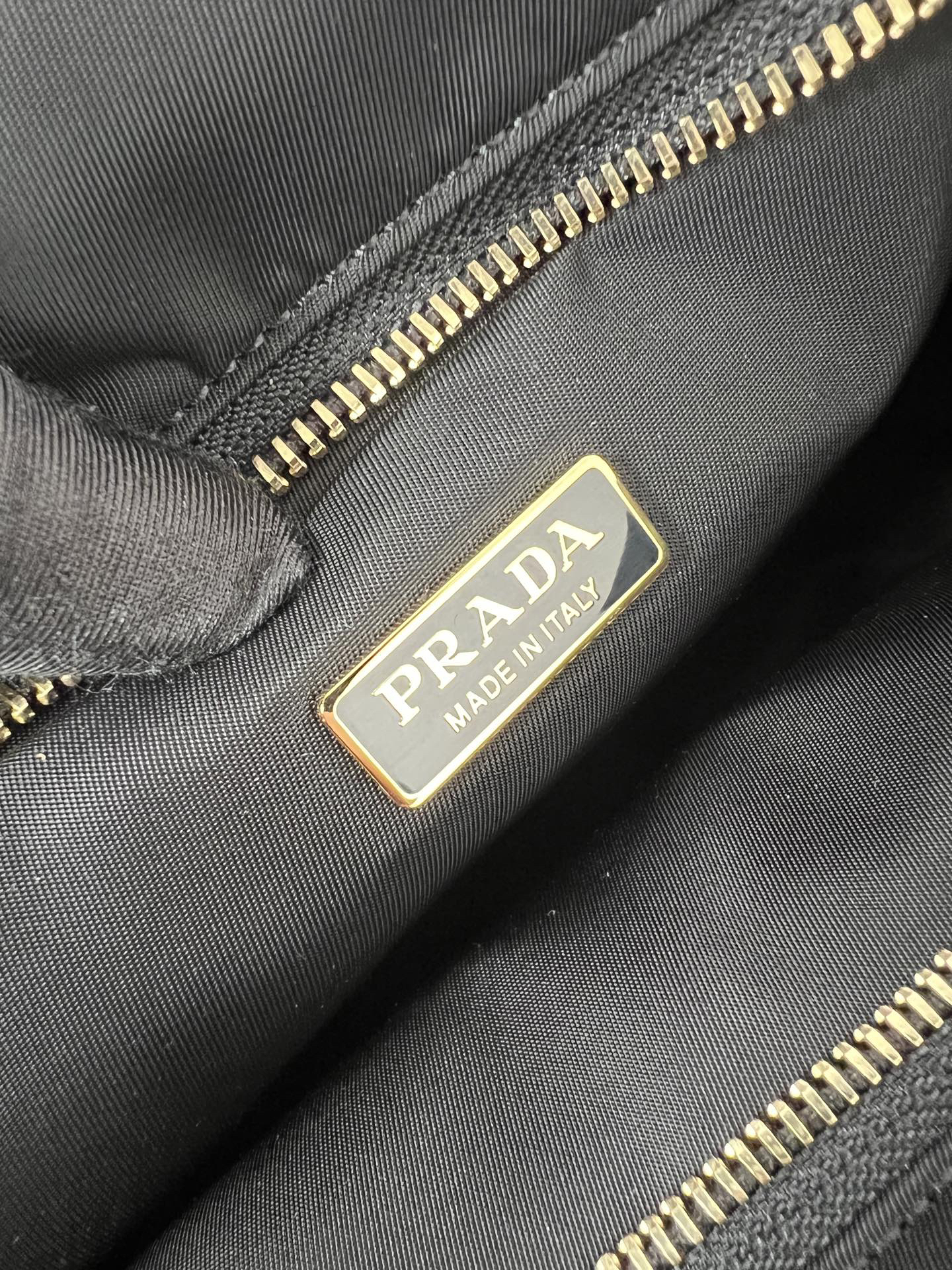 Prada bag-7
