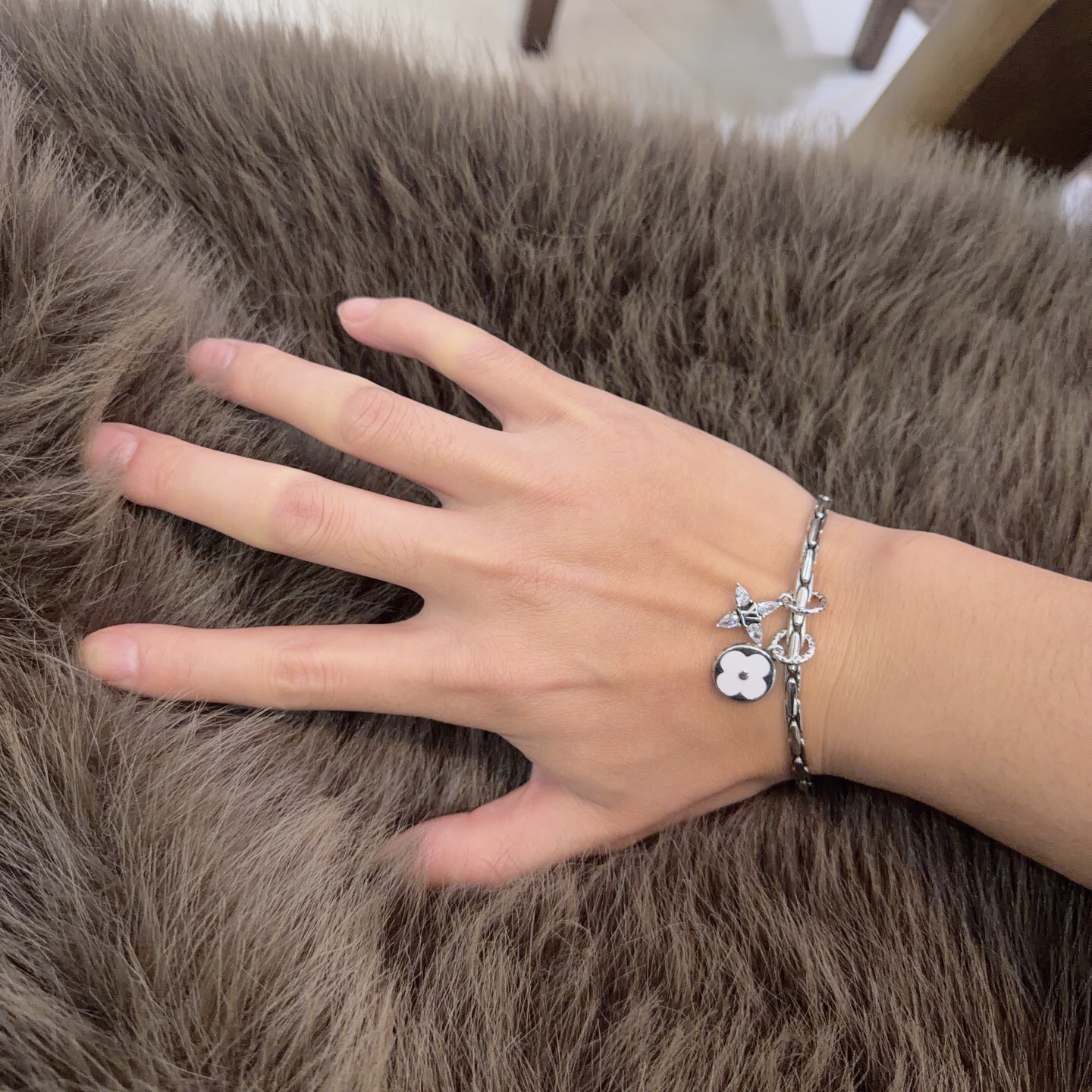 LV Bracelet-17
