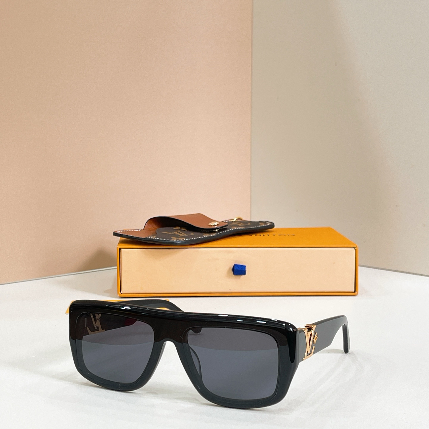 LV glasses-76