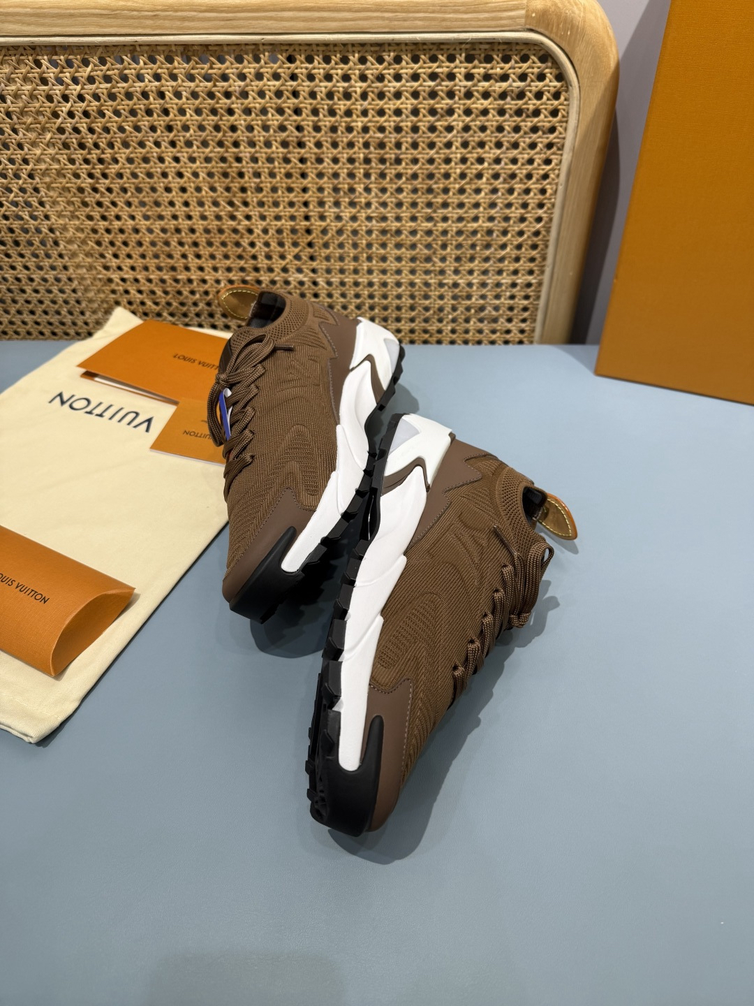 Lv Sneakers-172
