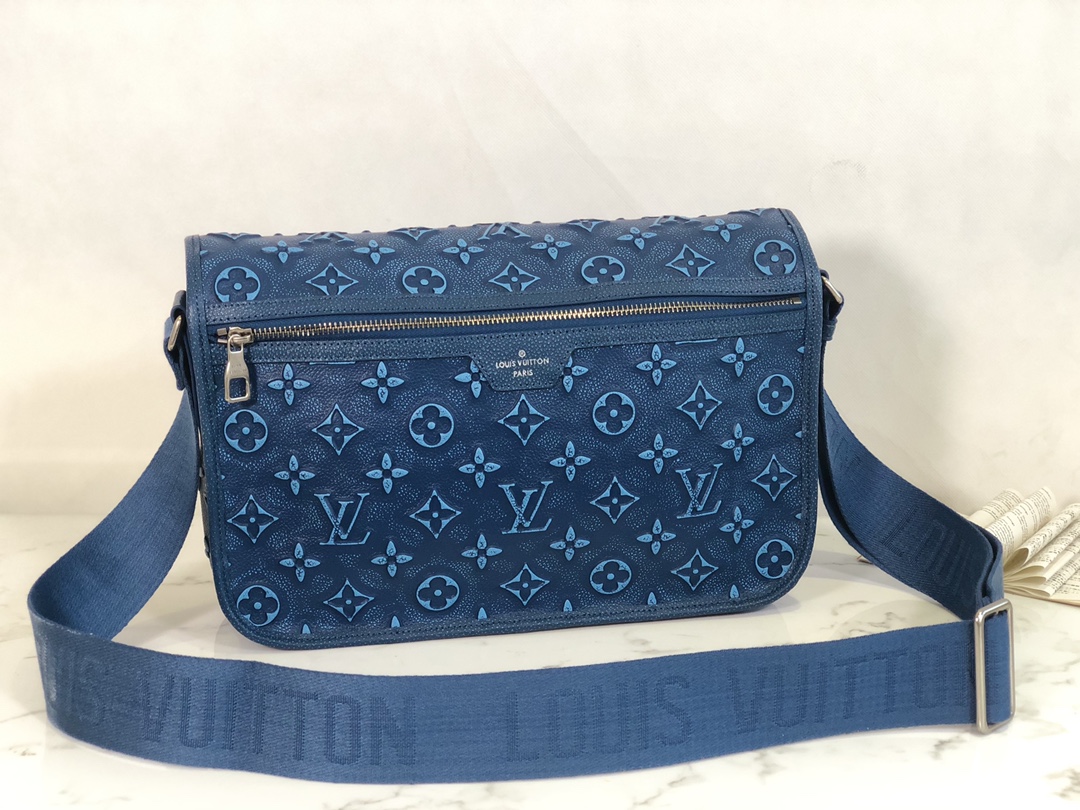 Louis Vuitton M21358 Archy Messenger MM Bag Cowhide leather Blue