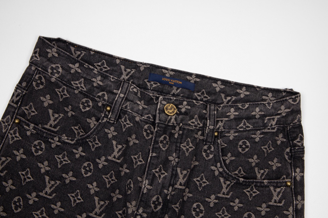 LV clothing-41