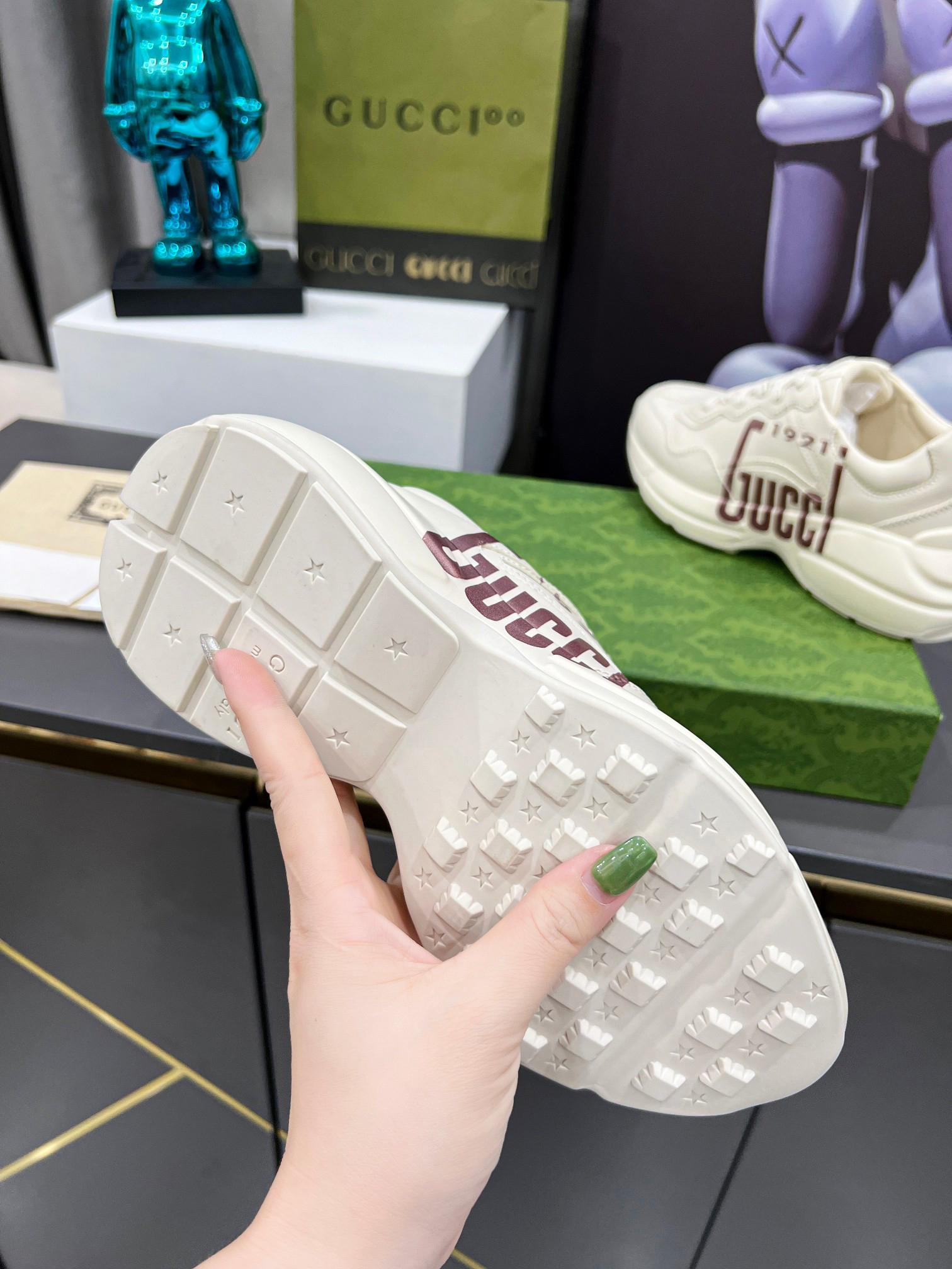 Gucci Sneakers-160