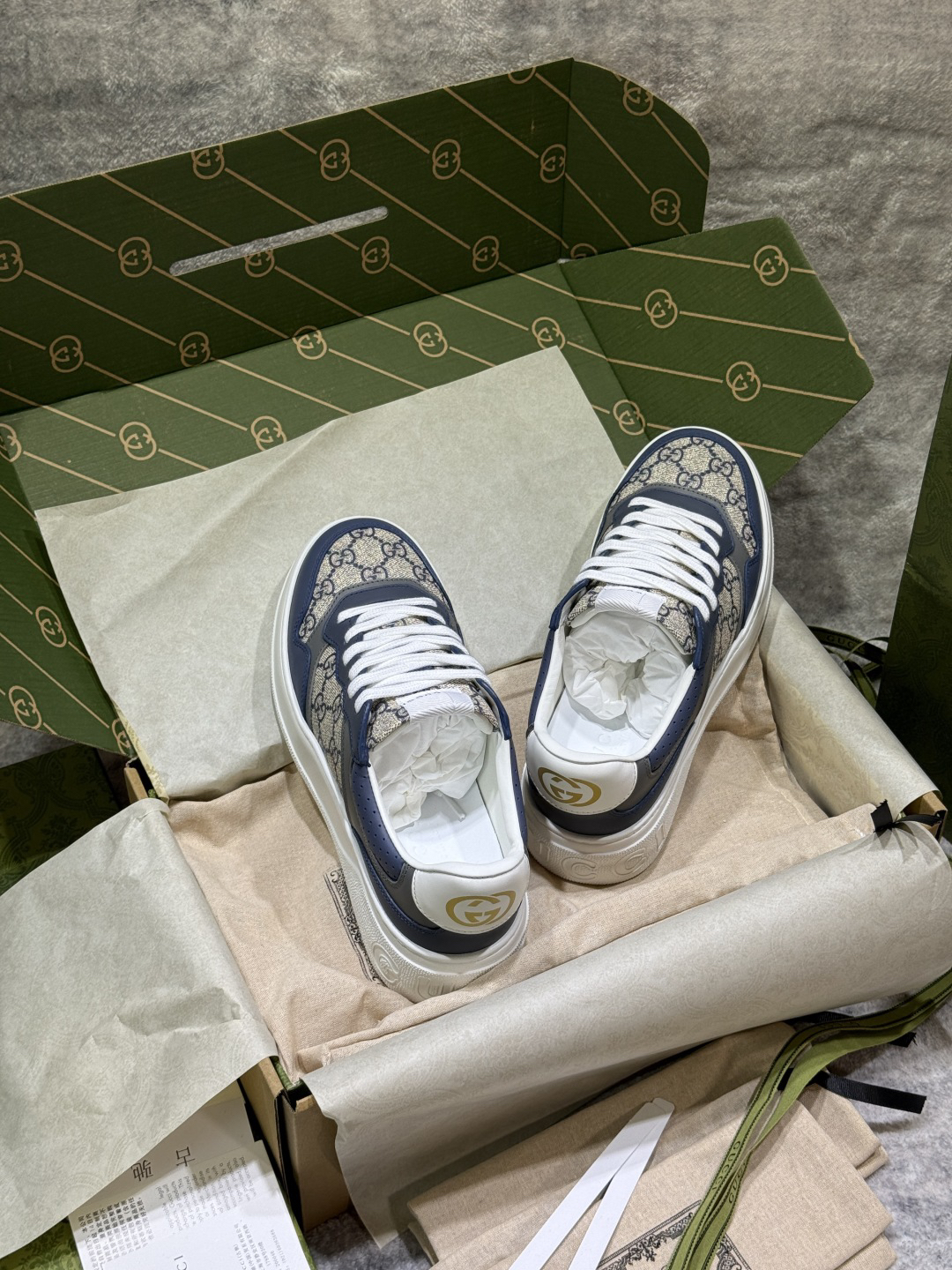 Gucci Sneakers-158