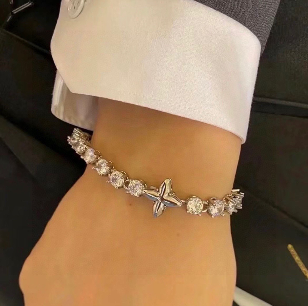 LV Bracelet-51