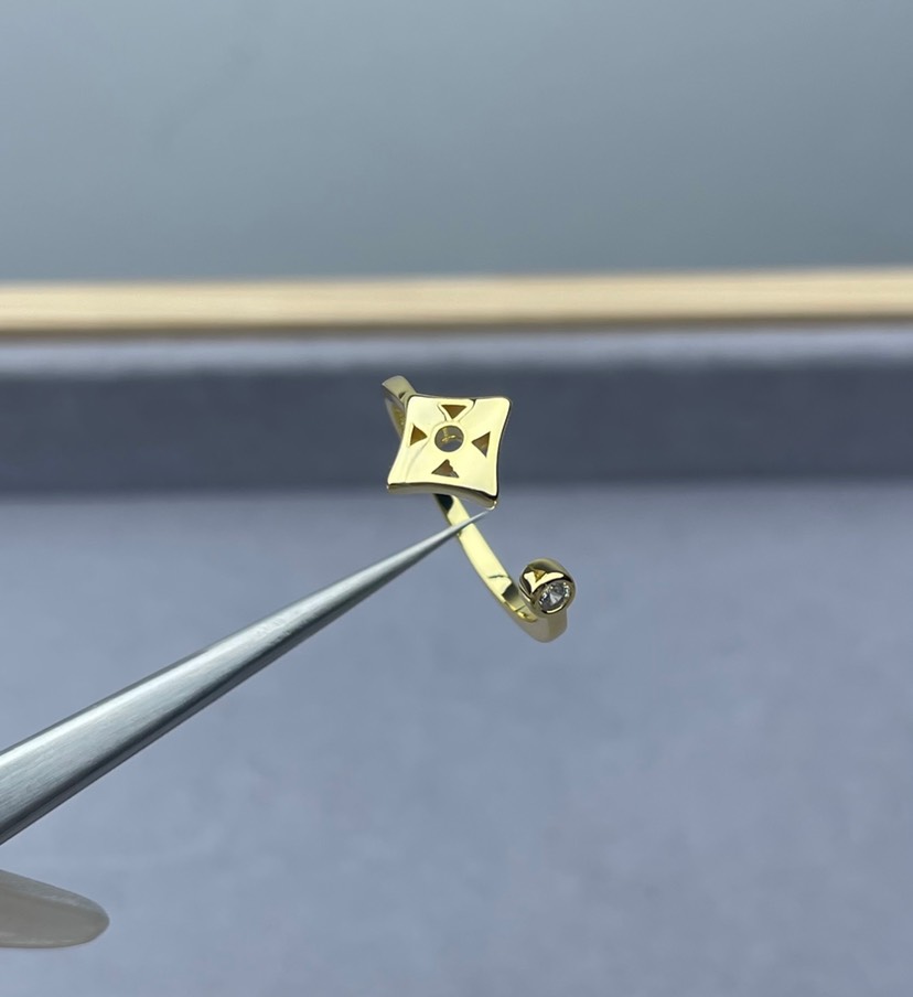 LV ring-42