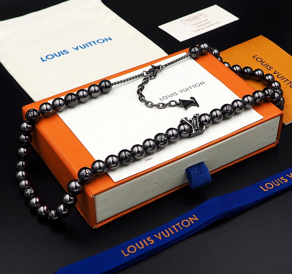 LV necklace-64