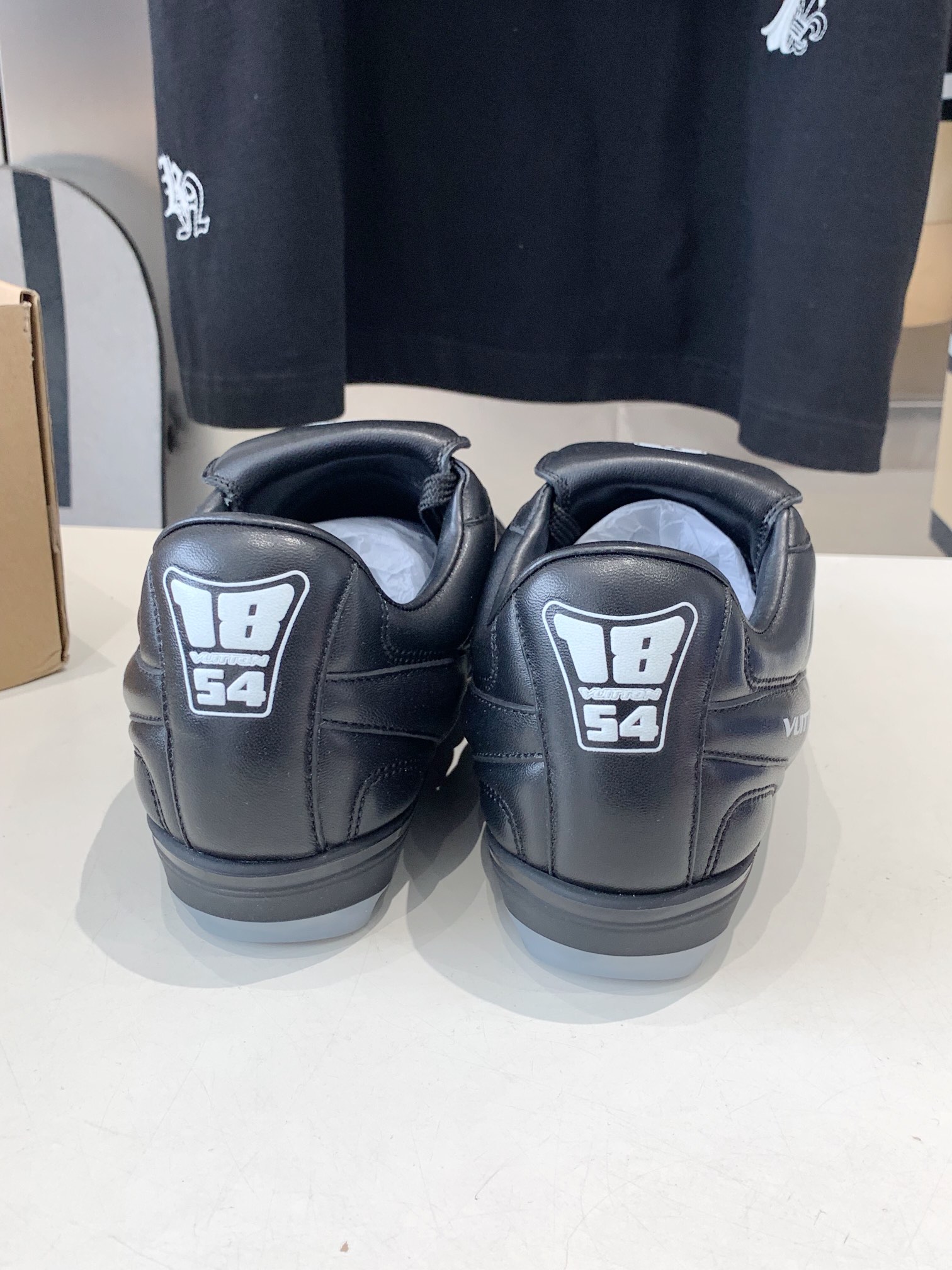 Lv Sneakers-235