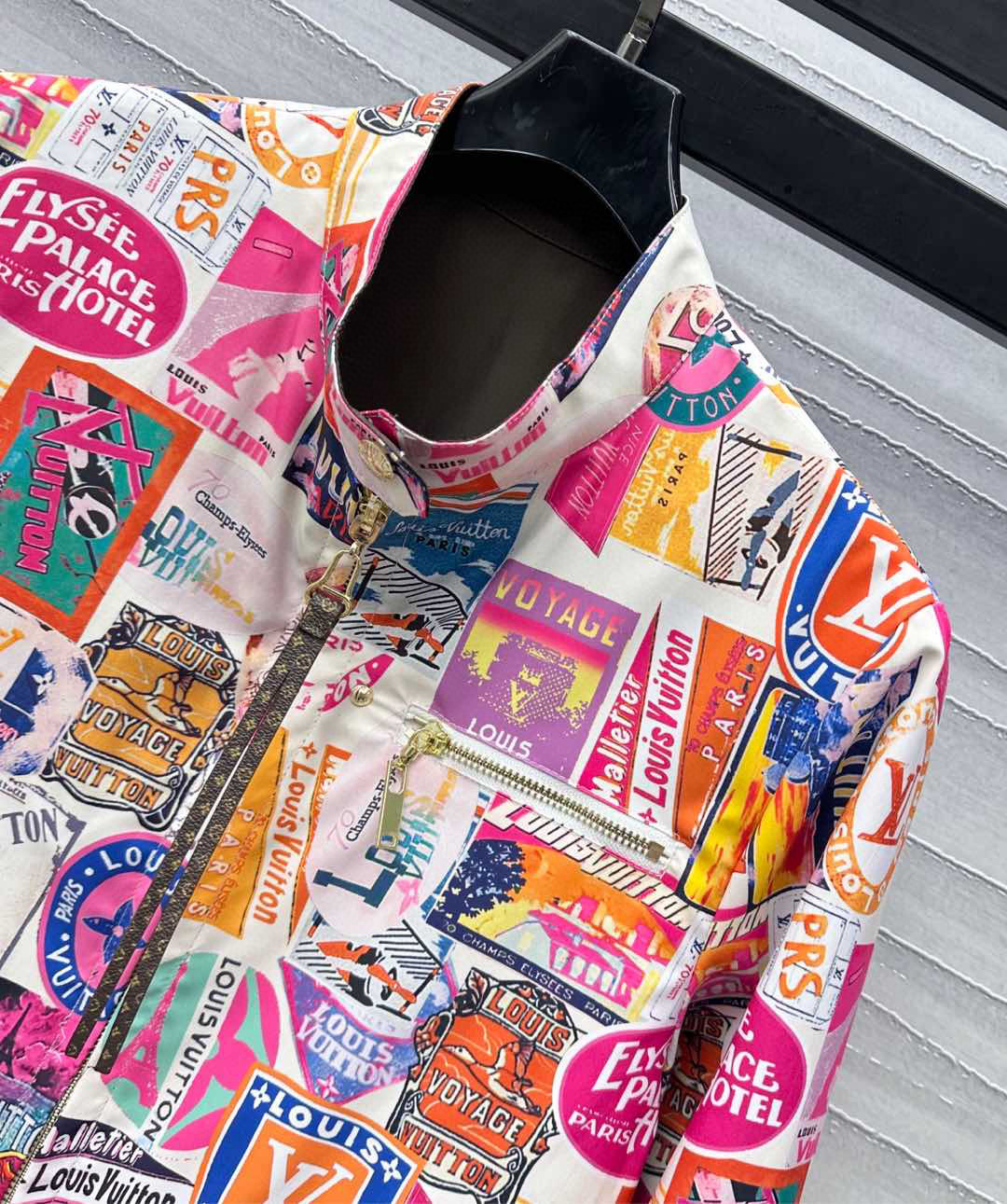 LV Clothing-343