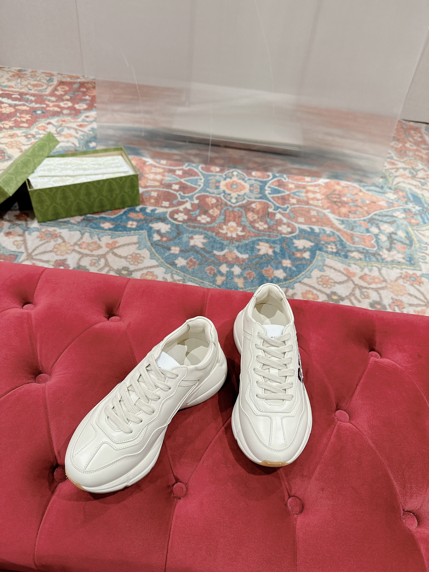 Gucci Sneakers-211