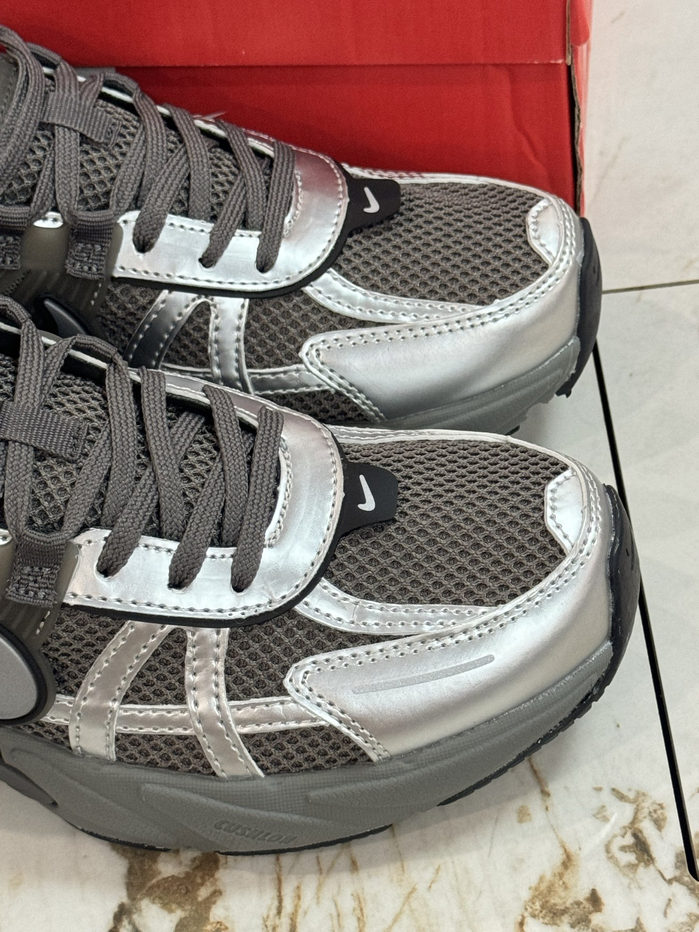 Nike Sneakers-247