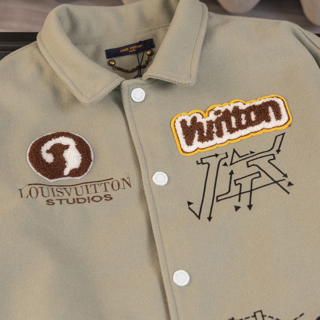 LV Clothing-308