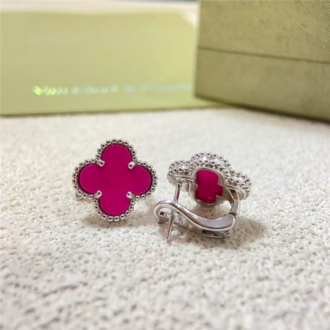 Van Cleef & Arpels earring-75