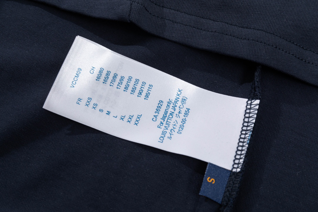 LV clothing-126