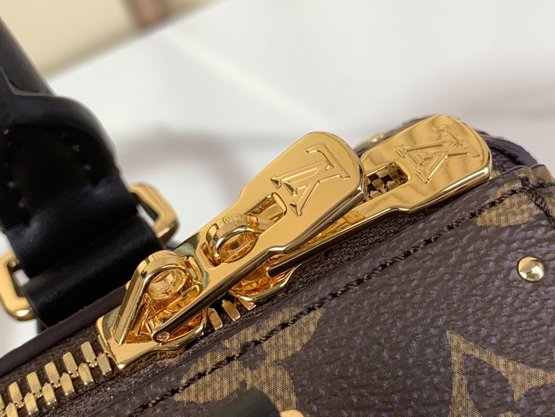Louis Vuitton bag-57