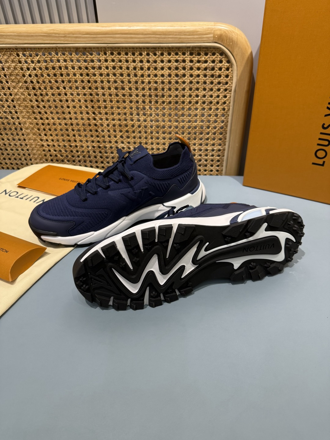 Lv Sneakers-174