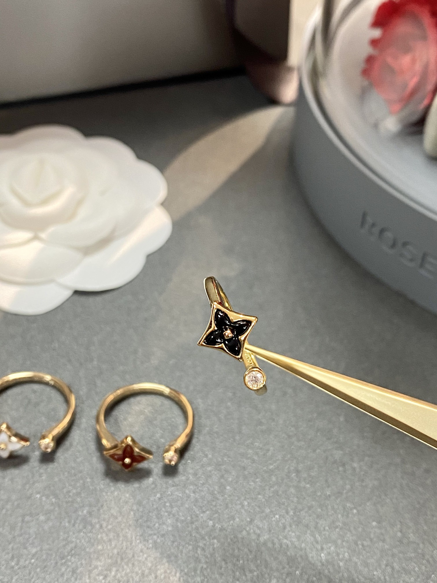 LV ring-14
