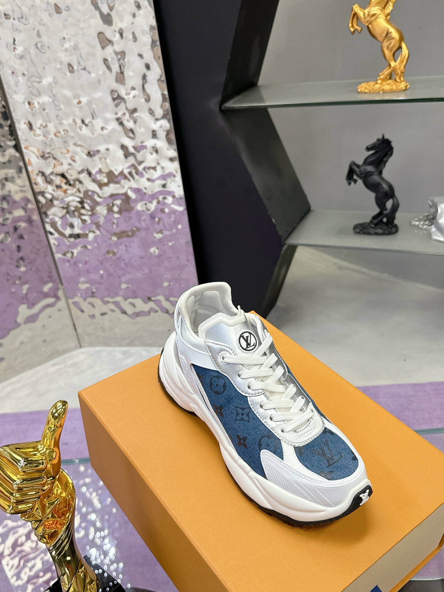 Lv Sneakers-200