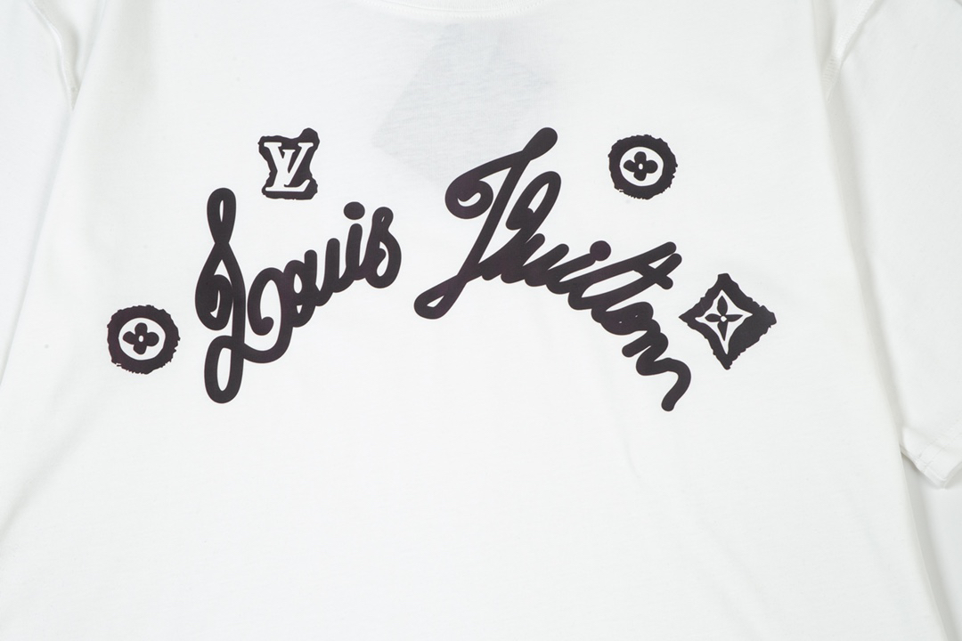 LV clothing-133