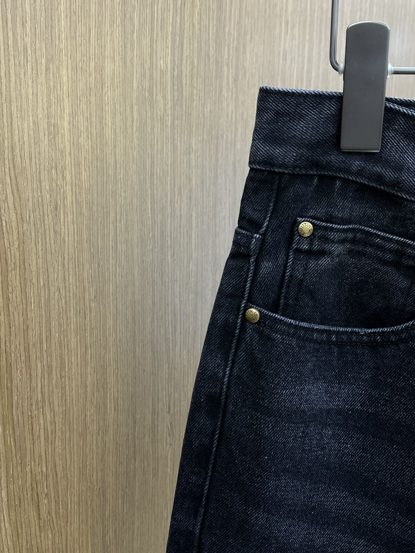 LV clothing-22