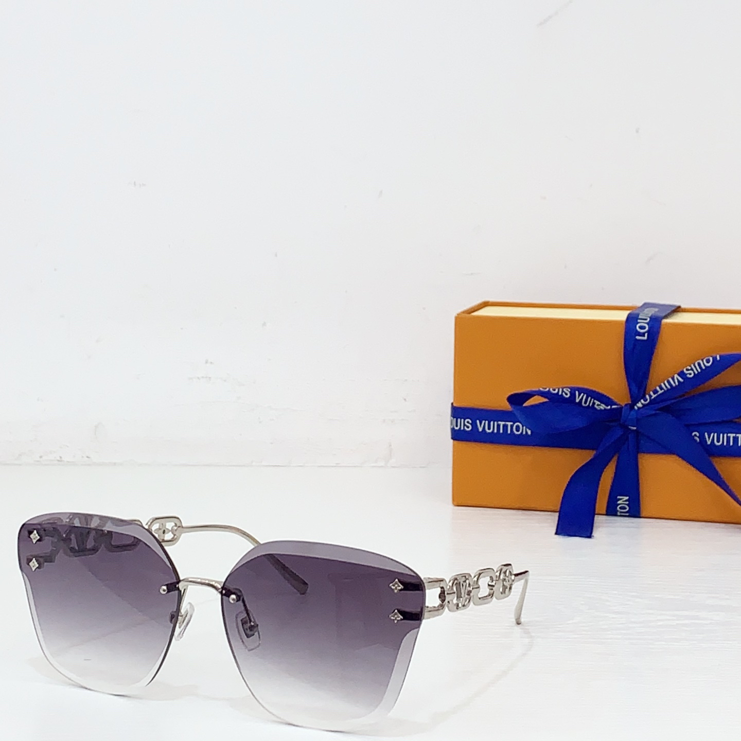LV glasses-17