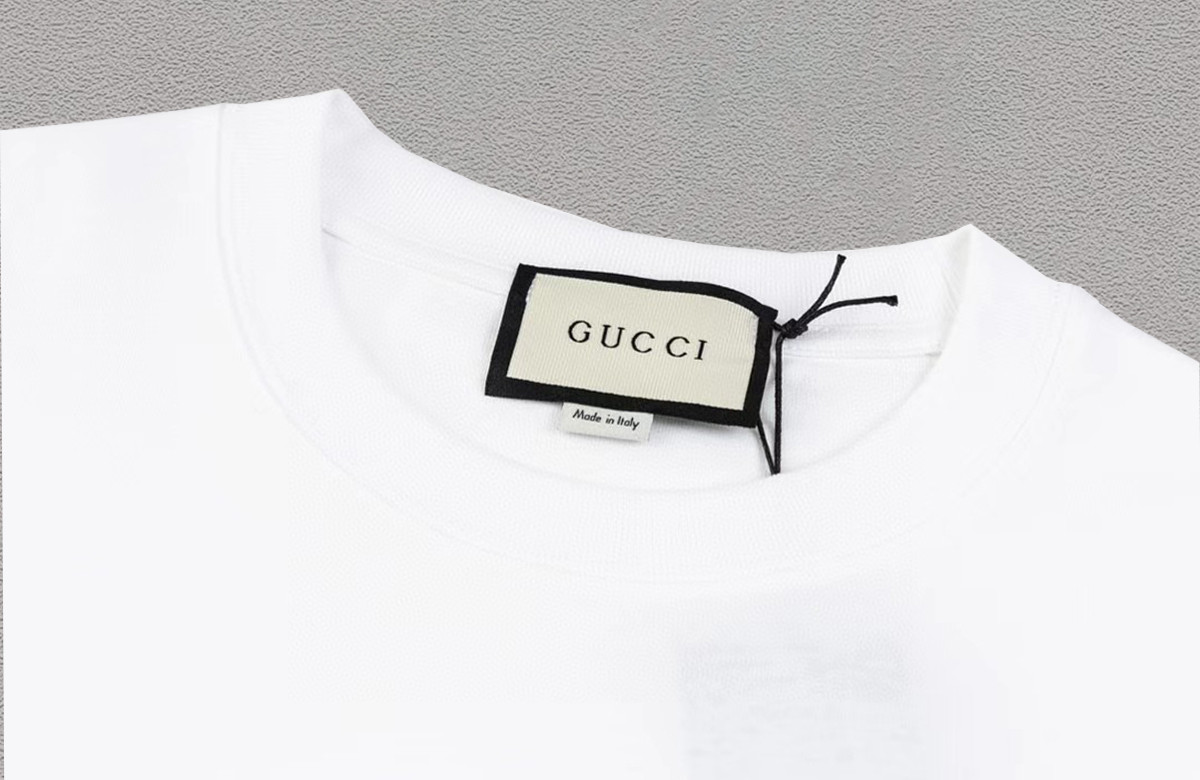 Gucci clothing-225