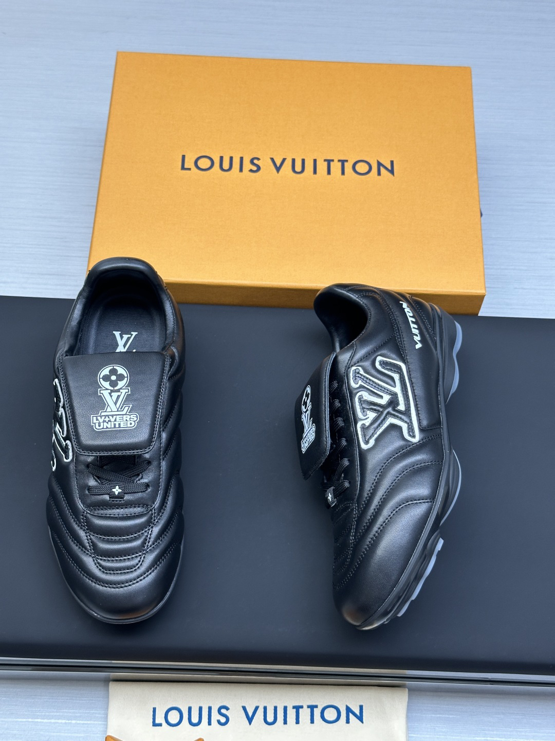 Lv Sneakers-255