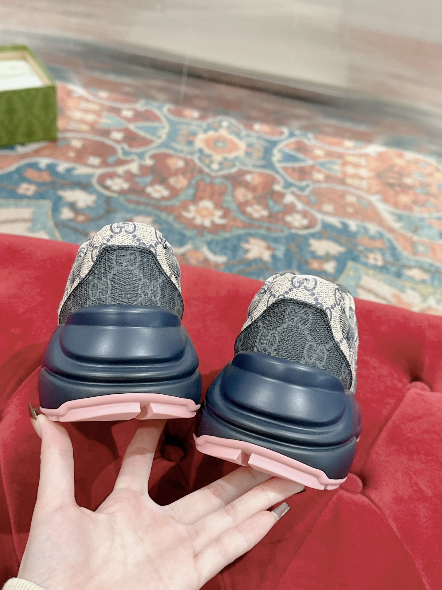 Gucci Sneakers-243