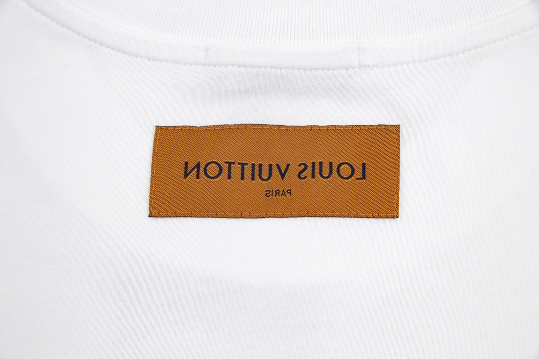 LV clothing-70