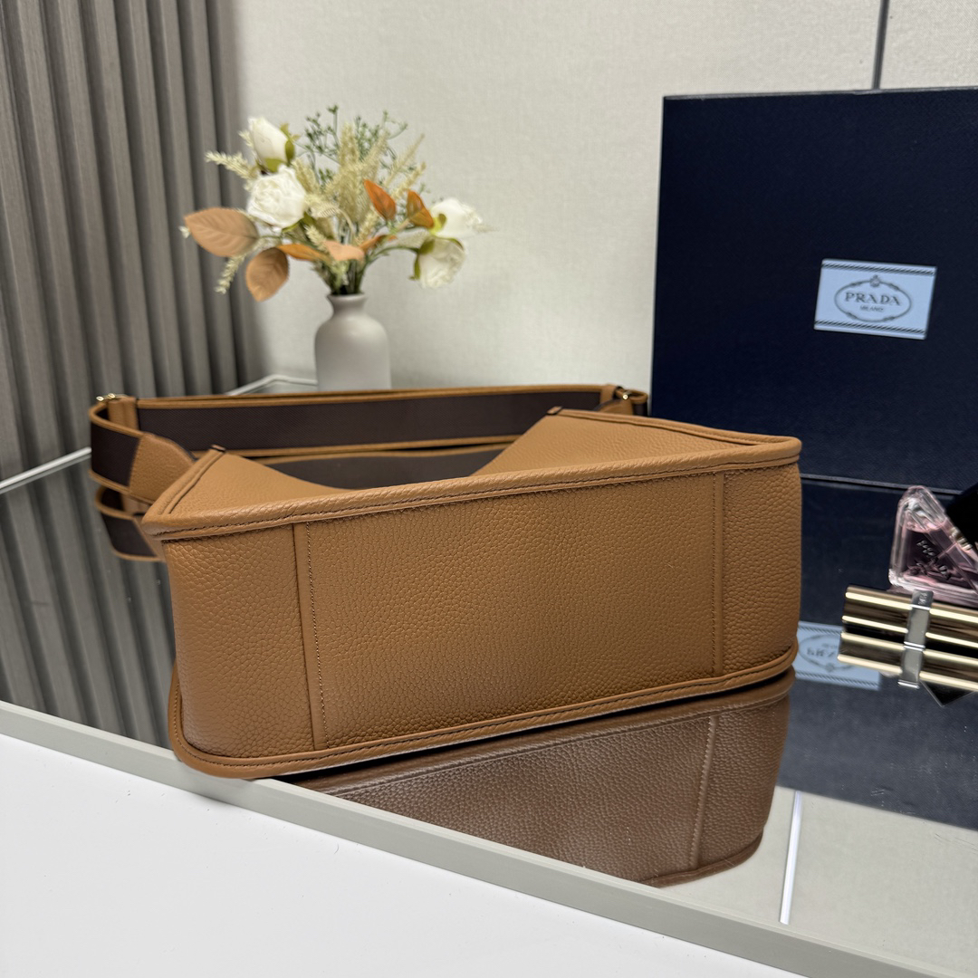Prada bag-301